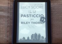 “Un bel pasticcio per Riley Thorn!” – Lucy Score