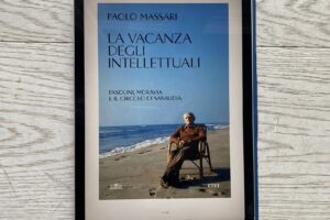 “La vacanza degli intellettuali” – Paolo Massari